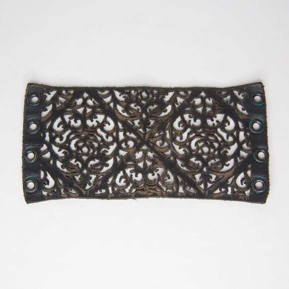 SOLD Vintage Laser Cut Black Leather Corset Wrist Cuff Bracelet - Picture 9 of 10